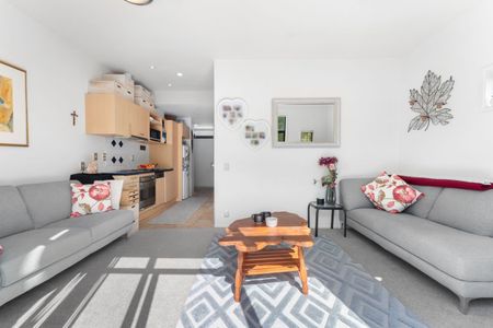 Modern 1-Bedroom Apartment in AlbanyÃ¢€™s Premier Complex - Photo 2