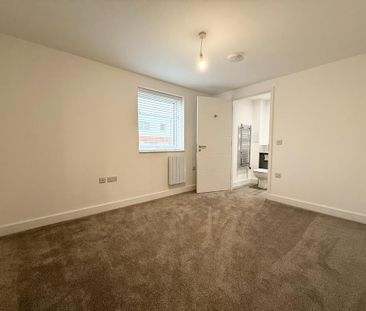 2 bedroom apartment to rent - Photo 4