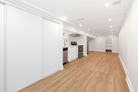 For Lease - 10 Holman Crescent Unit# Lower, Aurora, Ontario - Photo 5