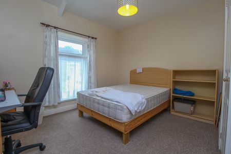 King Street, Treforest, Pontypridd - Photo 3