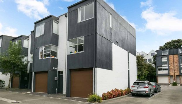 3 Bedroom Townhouse - Photo 1