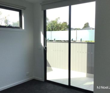 4/6 Esther Crescent, MOOROOLBARK - Photo 1