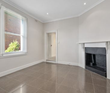 City Fring Living - Photo 1