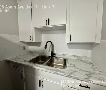 NEWLY RENOVATED 1-BEDROOM/1BATH APARTMENT + HYDRO - Photo 6