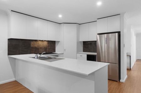 Upper Coomera - Photo 3
