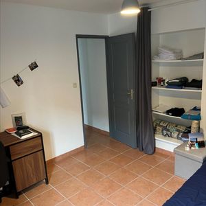 A LOUER T1 BIS DE PLAIN-PIED A DOLE (39100) - Photo 2