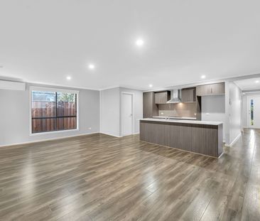 Luxury Living, Prime Location & Ultimate Convenience in Emerald Par... - Photo 2