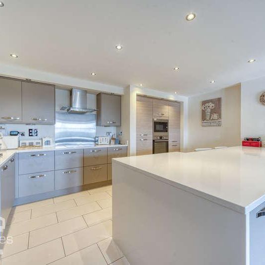 Estuary View, Victory Boulevard, Lytham St Annes, Lancashire, FY8 - Photo 1