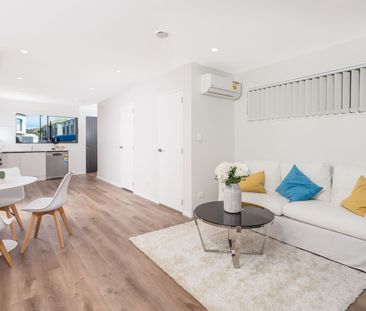 MANGERE BRIDGE, 3 BEDROOMS - Photo 3