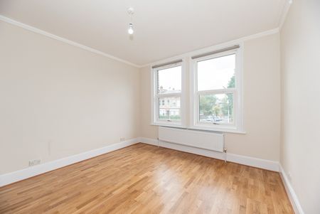 2 Bed Flat, Saint Mary's Road, W5 - Photo 2