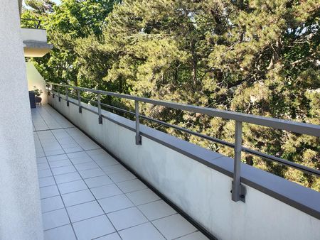 Location Appartement 3 pièces 75m² STE FOY LES LYON 69110 - Photo 4