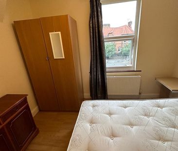 Room in a Shared House, Whymark Avenue, N22 - Photo 1