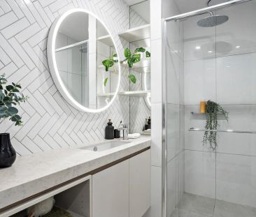 Modern 1-Bedroom Apartment in the Heart of Essendon - Photo 5