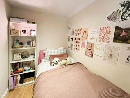 4 bedroom terraced house to rent - Photo 2