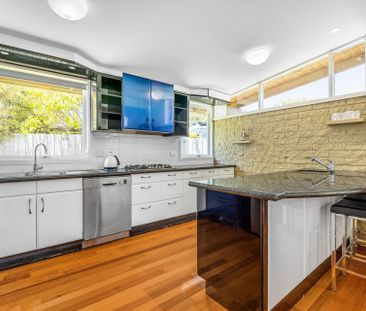 732 Melbourne Road , - Photo 3