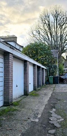 Garage to rent - Photo 1