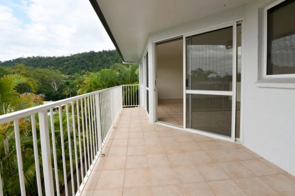 Great Location...Spacious Fully Furnished Townhouse! - Photo 1
