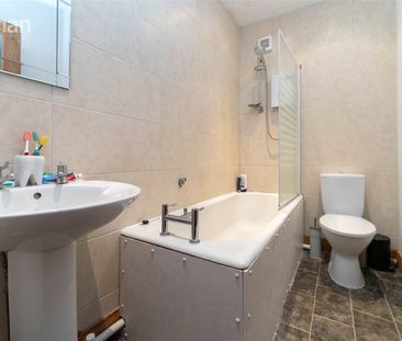 4 bedroom terraced house to rent - Photo 1