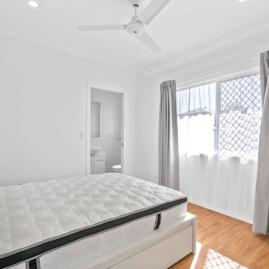 Self Contained Studio Unit with Kitchenette & Ensuite. Rent includes: Electricity, Water & Wifi. - Photo 1