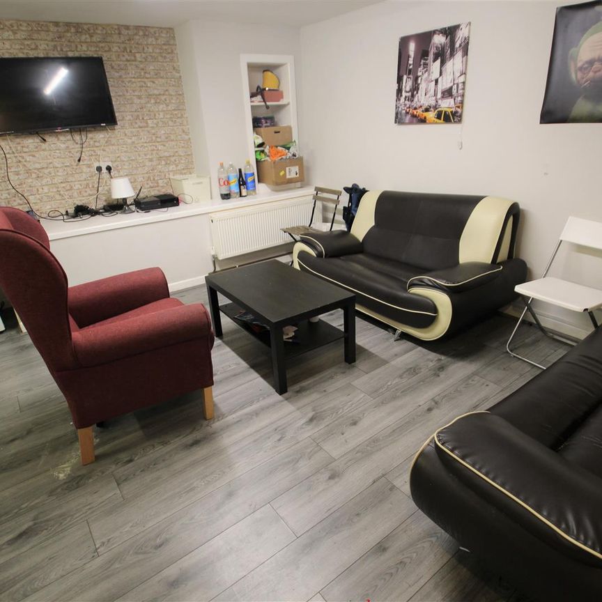 Mayville Avenue, Hyde Park, LS6 1NQ, Leeds - Photo 1