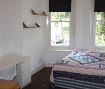 3 bedroom flat to rent - Photo 1