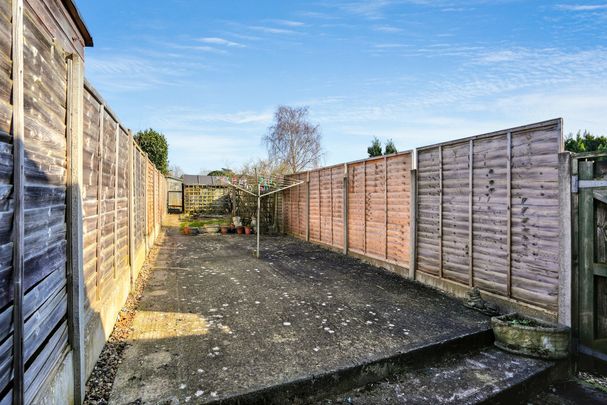 2 bed terraced house to rent in Western Road, Maidstone, ME16 - Photo 1