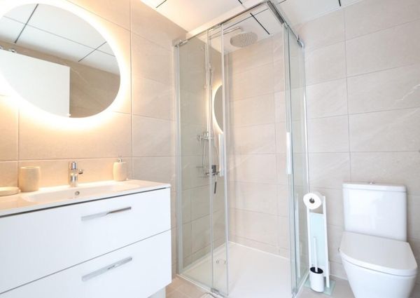 Apartamento a estrenar con vistas al mar en esquina en La Mata.