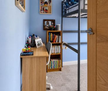4 bedroom detached house to rent - Photo 3