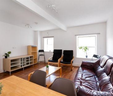 4 bedroom mews to rent - Photo 1