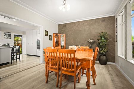 FIVE BEDROOM TWO STORY HOME WITH INGROUND POOL!!! - Photo 3