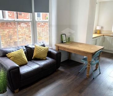 6 bedroom terraced house to rent - Photo 3