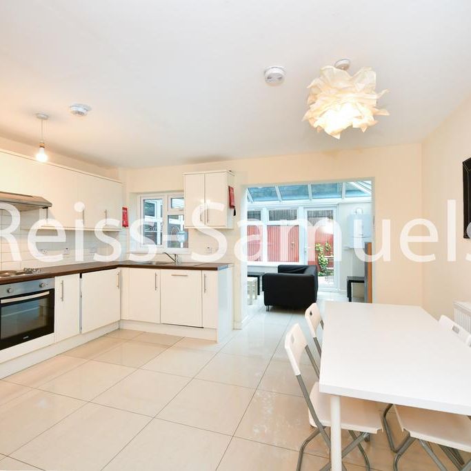 5 bedroom terraced house to rent - Photo 1