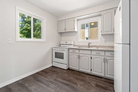 3Bed/1Bath Semi-Detached - Photo 4