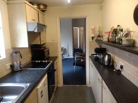 4 Bed Terraced House, Queens Road, NG9 - Photo 3