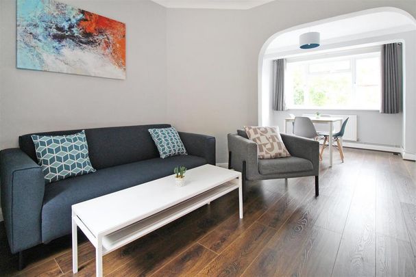 4 bedroom semi-detached house to rent - Photo 1