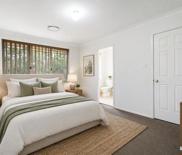 Freshly Updated 4 Bedroom Home with Space to Enjoy - Photo 4
