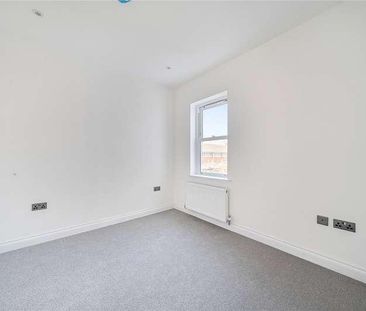 Portland Road, London, SE25 - Photo 2