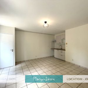 Location Appartement 2 pièces 40m² - Photo 2