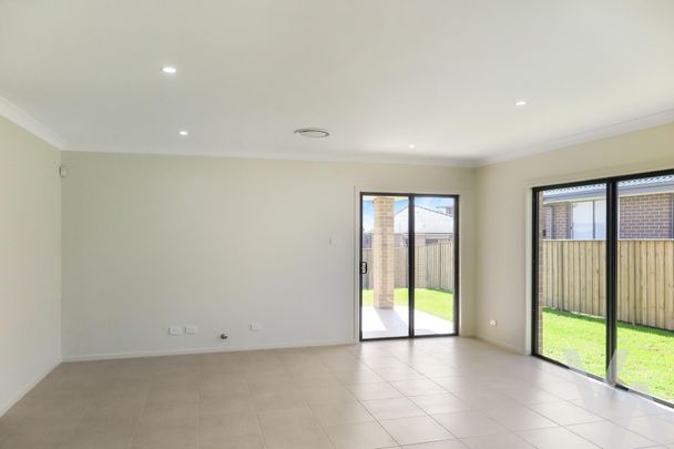 72 Sandpiper Circuit, Aberglasslyn NSW 2320 - House For Rent | Domain - Photo 1