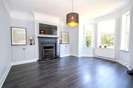 4 bedroom semi-detached house to rent - Photo 3