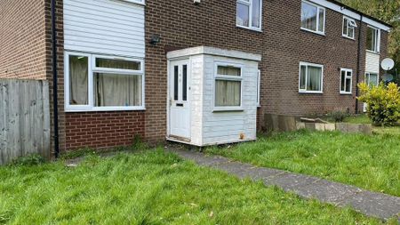 1 bedroom in a house share to rent - Photo 5