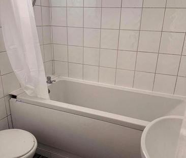 Studio Flat, Handcross Road, LU2 - Photo 2