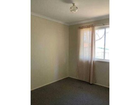 3 BEDROOM DUPLEX CLOSE TO TOWN!! - Photo 5