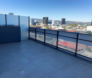 Affordable Apartment in the Heart of the City - Fully furnished - Photo 2