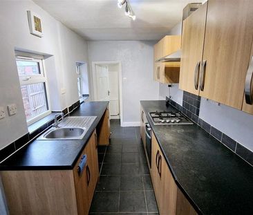 2 bedroom terraced house to rent - Photo 6