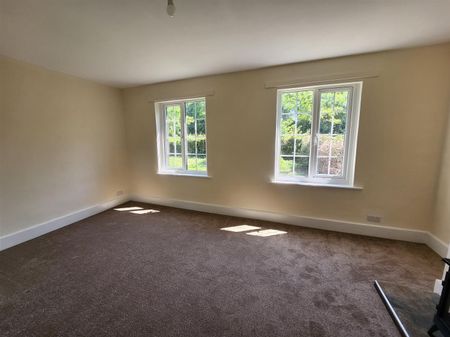 Poulton Court Cottages, Awre, Newnham - Photo 2