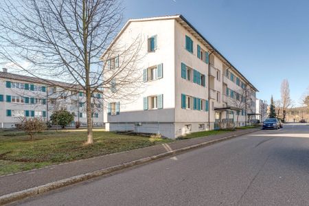 Quiet residential location and yet central - Photo 4