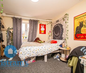 4 bed Apartment for Rent - Photo 5