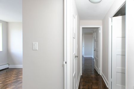 For Lease - 9 Deer Park Crescent Unit# 903, Toronto, Ontario - Photo 2
