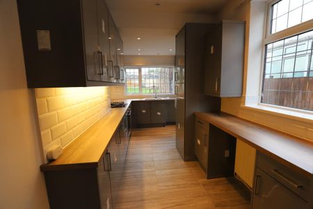 3 bedroom semi-detached house to rent - Photo 3